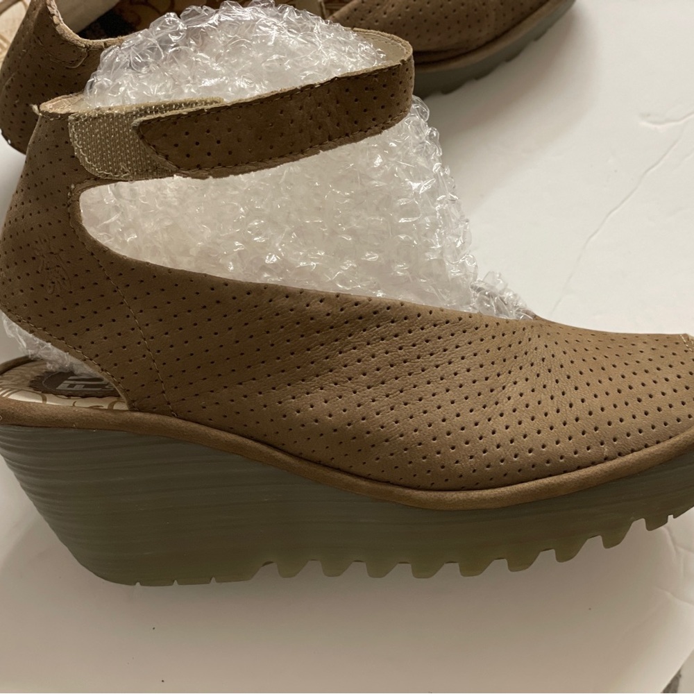 Fly LONDON Tan/ camel YALA Perforated Open Toe Wedge Sandal Size 39 or 8.5 US .